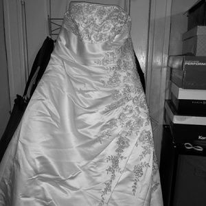 Wedding dress